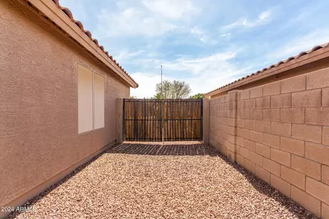 Exterior - 9420 E Olla Ave, Mesa, AZ 85212 photo 9 of 10