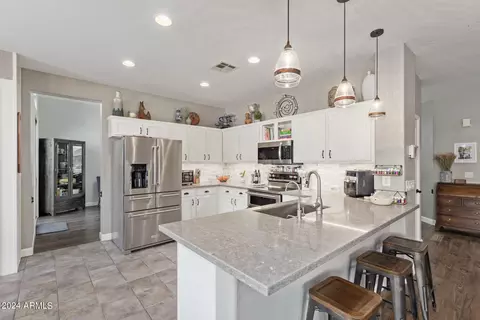 Kitchen - 3326 E Maplewood St, Gilbert, AZ 85297 photo 1 of 4