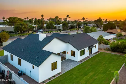 Exterior - 4164 E Camelback Rd, Phoenix, AZ 85018 photo 3 of 4