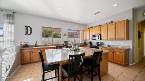 Kitchen - 10256 E Posada Ave, Mesa, AZ 85212 photo 1 of 7