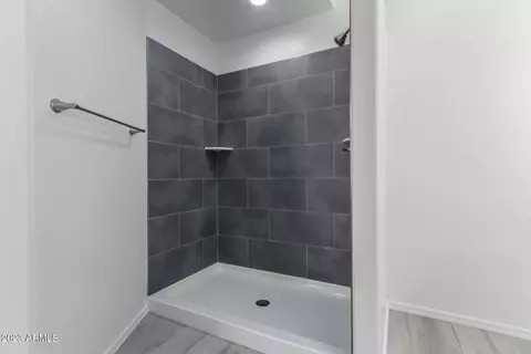 Bath - 1914 E Kings Ave, Phoenix, AZ 85022 photo 3 of 5