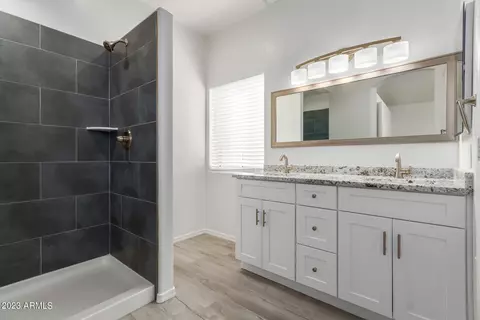 Bath - 1914 E Kings Ave, Phoenix, AZ 85022 photo 2 of 5