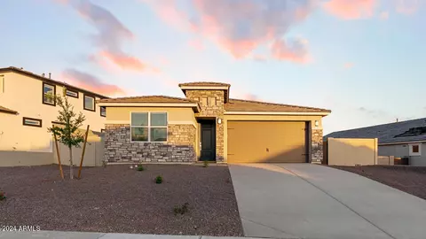 6831 W Molly Ln, Peoria, AZ 85383