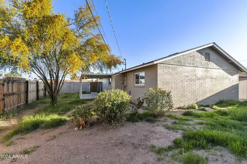 Exterior - 65 W 16th Ave, Apache Junction, AZ 85120 photo 4 of 6