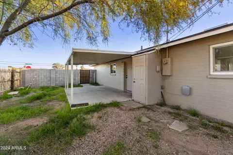 Exterior - 65 W 16th Ave, Apache Junction, AZ 85120 photo 2 of 6