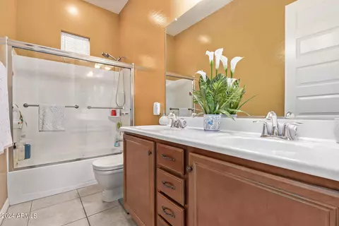 Bath - 2365 Everglade Ln, Gilbert, AZ 85298 photo 5 of 6