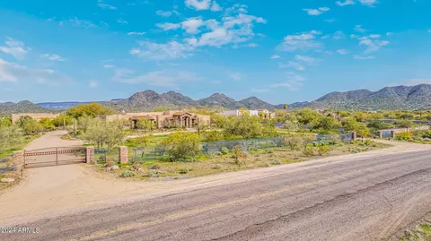View/Area - 2920 E Cloud Rd, Cave Creek, AZ 85331 photo 15 of 18