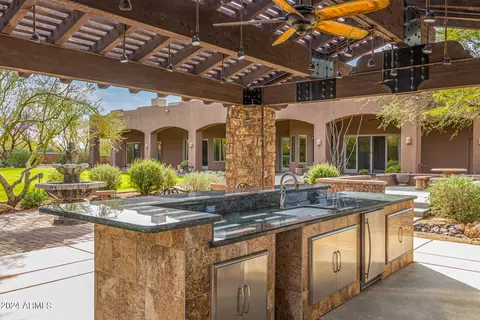 Kitchen - 2920 E Cloud Rd, Cave Creek, AZ 85331 photo 5 of 5