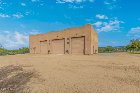 Exterior - 2920 E Cloud Rd, Cave Creek, AZ 85331 photo 8 of 12