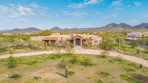 View/Area - 2920 E Cloud Rd, Cave Creek, AZ 85331 photo 2 of 18