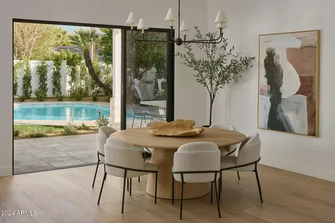 Dining - 4817 N 35th Way, Phoenix, AZ 85018 photo 1 of 3