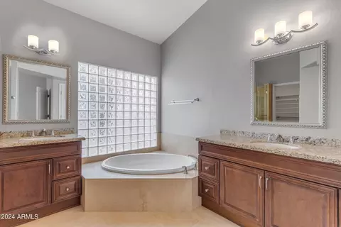 Bath - 2402 E Mountain Vista Dr, Phoenix, AZ 85048 photo 2 of 3