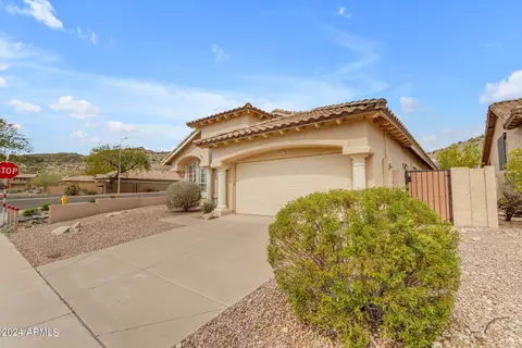 Exterior - 2402 E Mountain Vista Dr, Phoenix, AZ 85048 photo 2 of 9