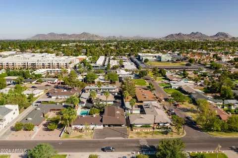 822 E Rose Ln, Phoenix, AZ 85014 photo 3