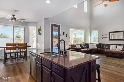Kitchen - 3707 S Vineyard Ave, Gilbert, AZ 85297 photo 1 of 5