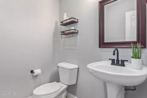 Bath - 3707 S Vineyard Ave, Gilbert, AZ 85297 photo 2 of 6