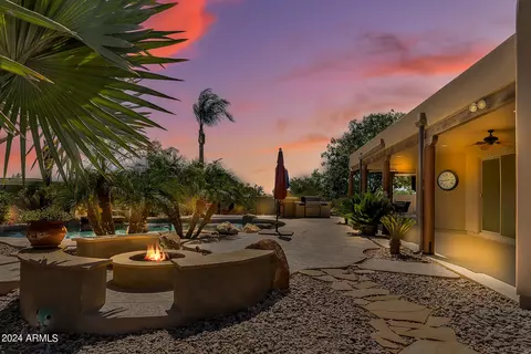 7 W Desert Hills Dr, Phoenix, AZ 85086