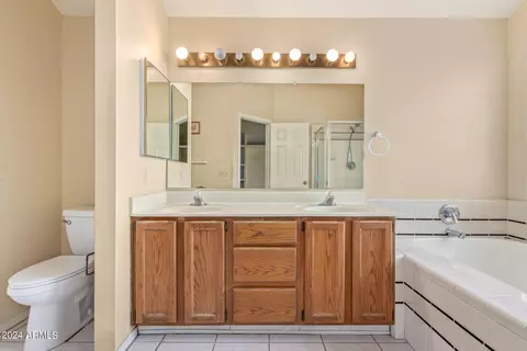 Bath - 3228 E Wildwood Dr, Phoenix, AZ 85048 photo 2 of 4