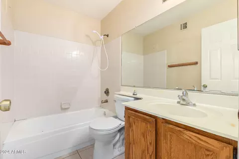 Bath - 3228 E Wildwood Dr, Phoenix, AZ 85048 photo 4 of 4