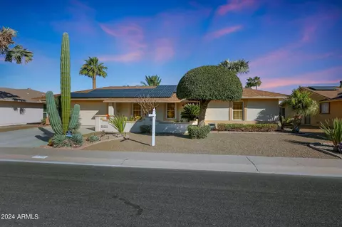 10730 W Pineaire Dr, Sun City, AZ 85351