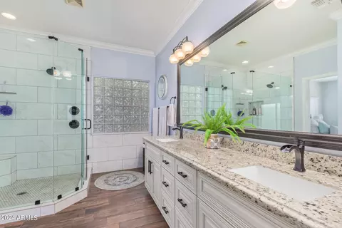 Bath - 9935 E Nopal Ave, Mesa, AZ 85209 photo 1 of 5