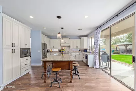 Kitchen - 9935 E Nopal Ave, Mesa, AZ 85209 photo 2 of 4