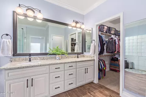 Bath - 9935 E Nopal Ave, Mesa, AZ 85209 photo 2 of 5