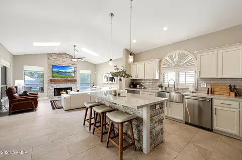 1723 E Potter Dr, Phoenix, AZ 85024