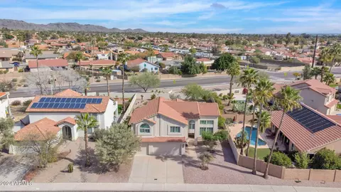 View/Area - 3926 E Goldfinch Gate Ln, Phoenix, AZ 85044 photo 3 of 11