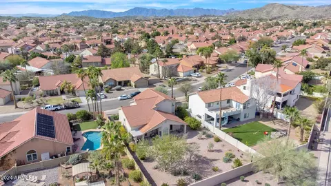 View/Area - 3926 E Goldfinch Gate Ln, Phoenix, AZ 85044 photo 6 of 11