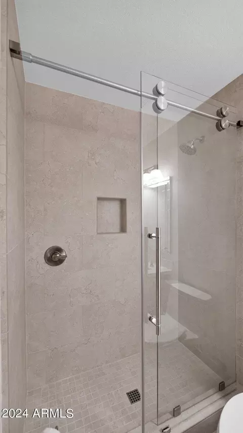 Bath - 3926 E Goldfinch Gate Ln, Phoenix, AZ 85044 photo 6 of 6