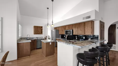 Kitchen - 3926 E Goldfinch Gate Ln, Phoenix, AZ 85044 photo 4 of 4
