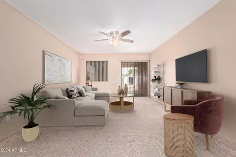 976 E Silversmith Trl, San Tan Valley, AZ 85143