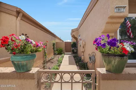 18617 N 136th Dr, Sun City West, AZ 85375