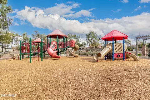 View/Area - 4457 S Squires Ln, Gilbert, AZ 85297 photo 3 of 5