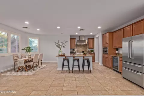 Kitchen - 4457 S Squires Ln, Gilbert, AZ 85297 photo 6 of 6