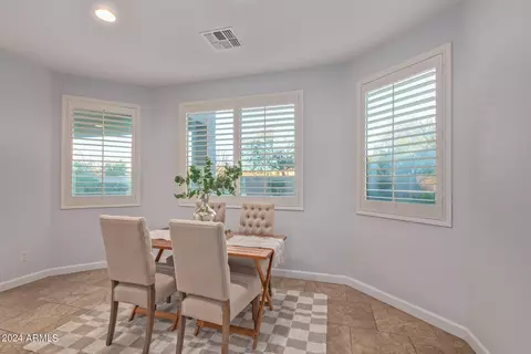 Dining - 4457 S Squires Ln, Gilbert, AZ 85297 photo 5 of 5