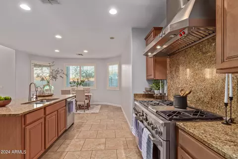 Kitchen - 4457 S Squires Ln, Gilbert, AZ 85297 photo 1 of 6