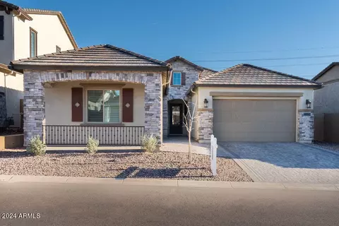 5909 E Redmont Dr, Mesa, AZ 85215