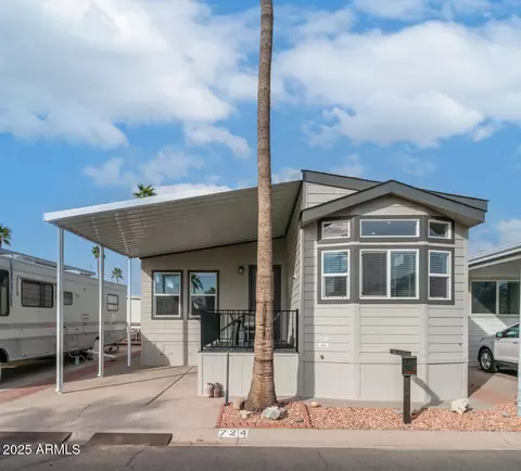 724 Emerald Dr, Apache Junction, AZ 85119 photo 3