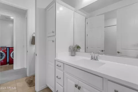 Bath - 1893 S Henry Ln, Gilbert, AZ 85295 photo 9 of 11