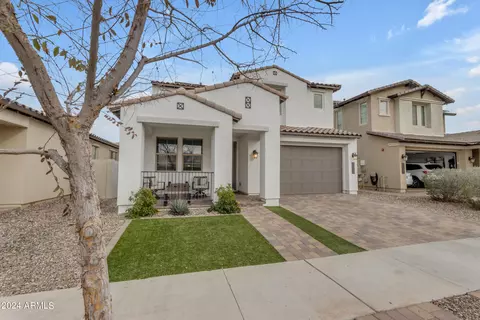 Exterior - 1893 S Henry Ln, Gilbert, AZ 85295 photo 2 of 17