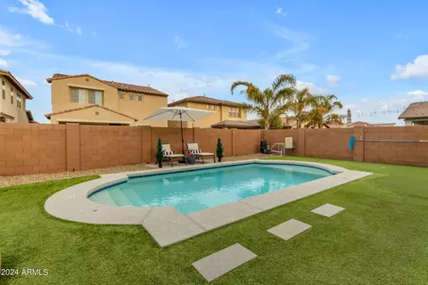 Exterior - 1893 S Henry Ln, Gilbert, AZ 85295 photo 4 of 17