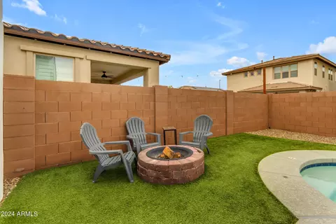 Exterior - 1893 S Henry Ln, Gilbert, AZ 85295 photo 6 of 17