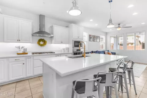 Kitchen - 1893 S Henry Ln, Gilbert, AZ 85295 photo 1 of 9