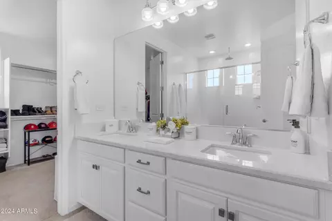 Bath - 1893 S Henry Ln, Gilbert, AZ 85295 photo 5 of 11