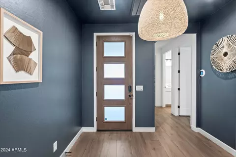 Entry Way - 3616 S 78th Dr, Phoenix, AZ 85043 photo 2 of 3