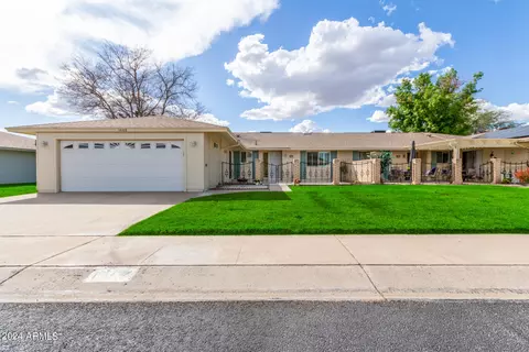 10117 W Prairie Hills Cir, Sun City, AZ 85351