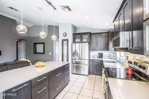 Kitchen - 3325 E Ford Ave, Gilbert, AZ 85234 photo 4 of 4