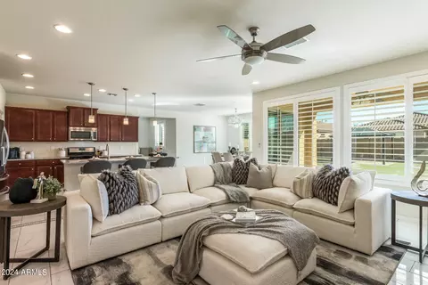 Living - 2319 W Mark Ln, Phoenix, AZ 85085 photo 4 of 4